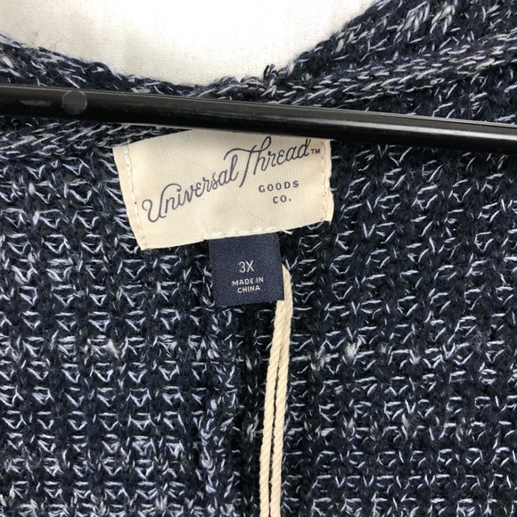 Universal thread goods &co sweater - Picture 3 of 4